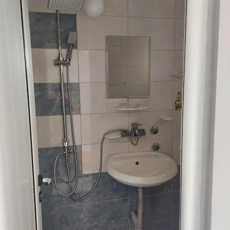 Topchievi Isles Pensión *